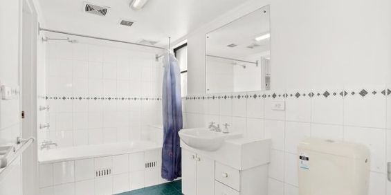 One Bedroom In Convenient Location - Photo 3
