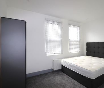 5 bedroom terraced house to rent - Photo 3