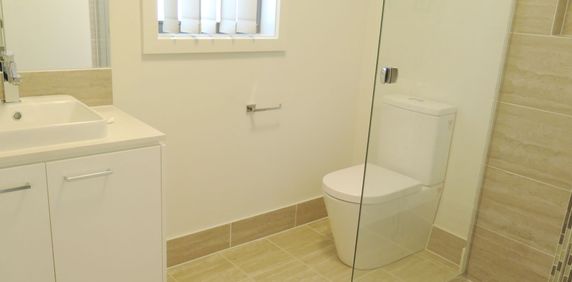 Modern 2-Bedroom Granny Flat in a Convenient Cherrybrook Location - Photo 2