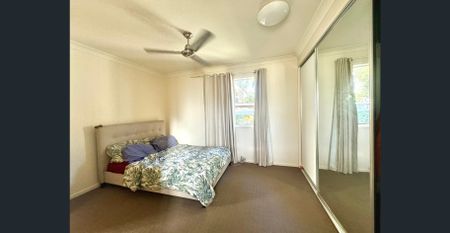 3 BEDROOM PROPERTY, MODERN WITH ENSUITE, WALK TO TOWN CENTRE AND GOLF CLUB! - Photo 3