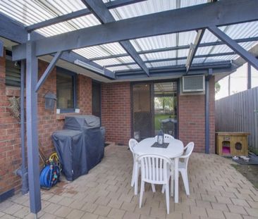 11 Dale Court, 3179, Scoresby Vic - Photo 2