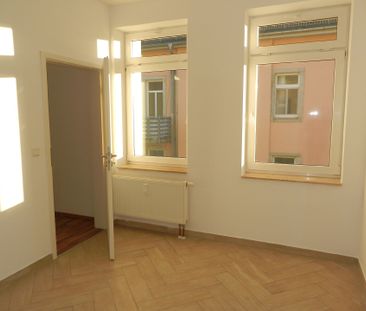 Beliebte Lage in Löbtau-Süd. Komfortable Altbauwohnung mit schickem Bad und Übernahme EBK möglich. - Foto 1