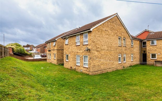 Whimbrel Close, Sittingbourne, Kent, ME10 - Photo 1