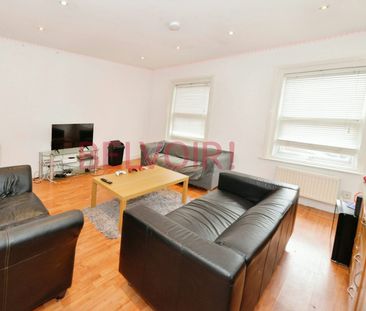 Semi-detached house to rent on - Photo 3