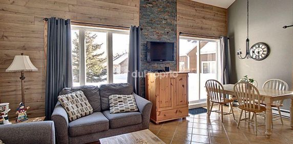 ❄️⛷️ Condo de ski au Mont-Sainte-Anne disponible pour la saison hivernale ! 🏔️🔥 - Photo 2