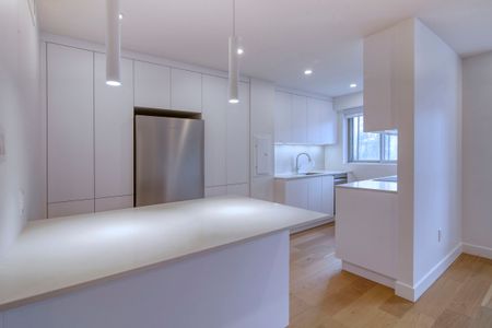 3555 Cote-des-Neiges Road - Photo 3