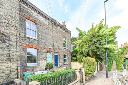 3 bedroom terraced house to rent - Photo 4