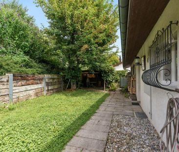 Generous single-family house with panorama, garden and plenty of sp... - Photo 2