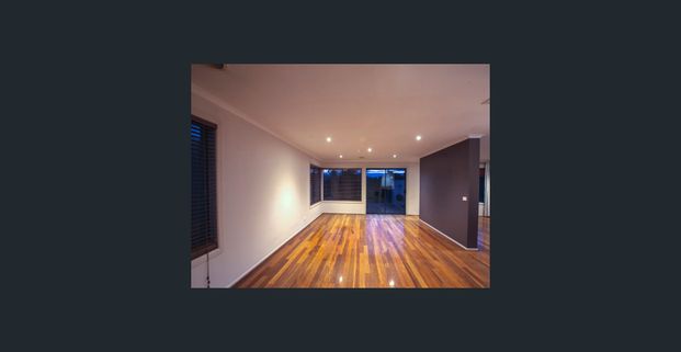 Modern Family Home in Narre Warren South - Photo 1