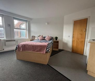 Studio to rent - Photo 6