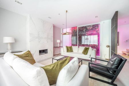 4 bedroom mews to rent - Photo 2