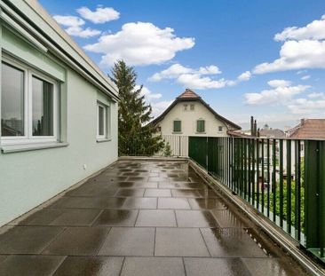 Appartement mansardé lumineux et moderne avec terrasse - Photo 3