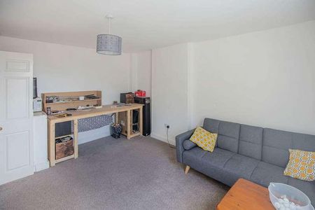 High Street, Saxon House High Street, SN16 - Photo 2