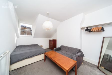 2 bedroom terraced maisonette to rent - Photo 2