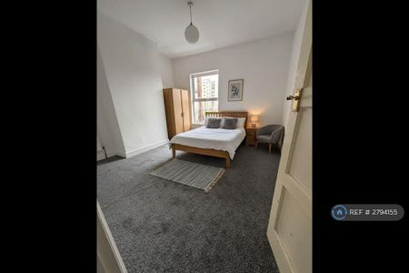 3 bedroom terraced house to rent - Photo 3