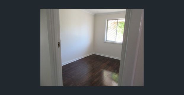 BIG FAMILY ROOM....... MASSIVE GAMES ROOM TOO - Photo 1