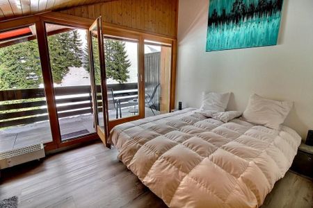 Appartement à louer à la semaine sur la place du village - Photo 4