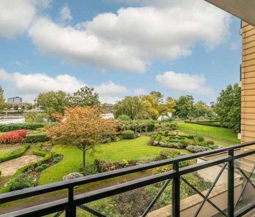 Wyatt Drive, Castelnau, SW13 - Photo 2