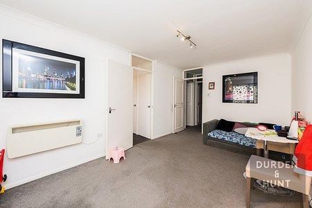 Trotwood, Chigwell - Photo 2