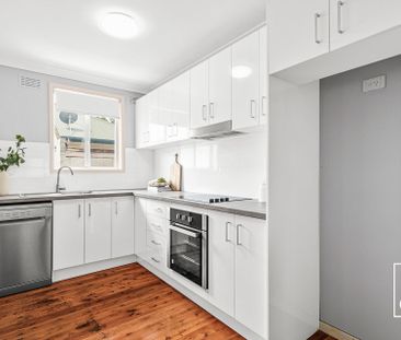 Seaside Abode In The Heart Of East Woonona - Photo 6