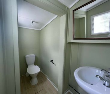 Modernised three bedroom home - Close to CBD and transport - Photo 3