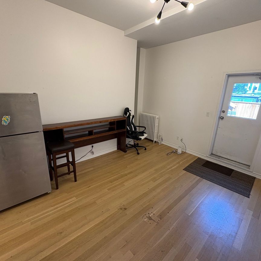 For Lease - 756 Queen Street Unit# B, Toronto, Ontario - Photo 1