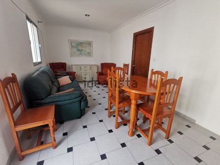 Alquiler de chalet adosado en Calle Timón - Photo 4