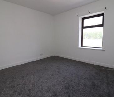 2 bedroom House To Let - Photo 4