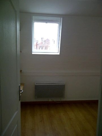 LOCATION : appartement T2 (45 m²) à LA MADELEINE - Photo 3