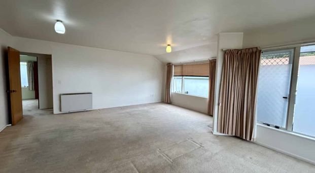 Close to town! - Photo 1