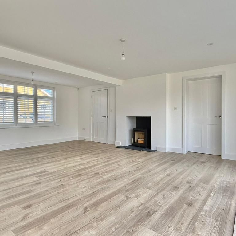 3 bedroom semi-detached house to rent - Photo 1