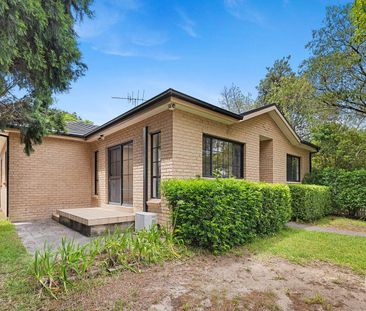 THREE BEDROOM TOWNHOUSE IN PRIME LOCATION - Photo 6