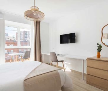 Room in a shared 12-bedroom apartment for rent in Almenara. - Photo 3