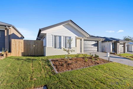 SPACIOUS HOME PERFECT FOR YOUR FAMILY! - Photo 4