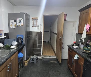 Room in a Shared House, Aintree Avenue, E6 - Photo 4