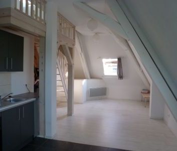 À louer / Appartement F2 DUPLEX / BESANCON QUARTIER ST-FERJEUX 26 r... - Photo 4