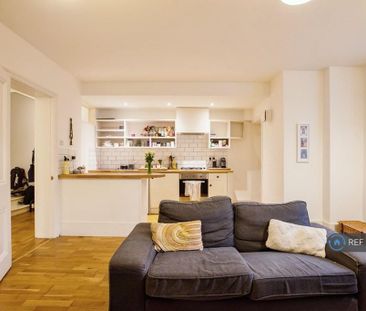 1 bedroom flat to rent - Photo 2