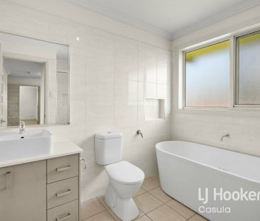 Spacious 4-Bedroom Family Home - Photo 6