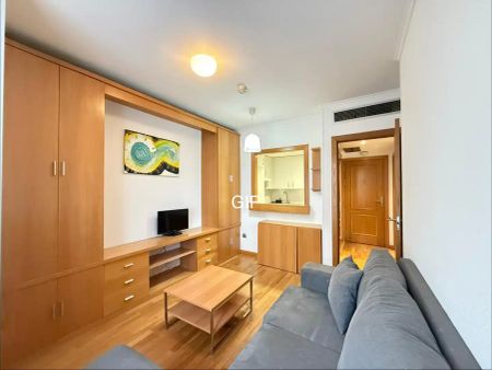 Apartamento de alquiler en Calle de Belfast, 13, Rejas - Photo 2
