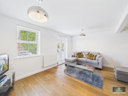 3 bedroom semi-detached house to rent - Photo 2