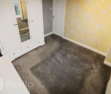 3 bedroom end of terrace house to rent - Photo 3