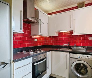 2 bedroom terraced house to rent - Photo 3