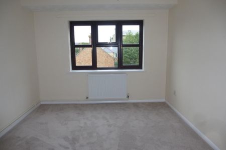 High Street, MARCH - Photo 2