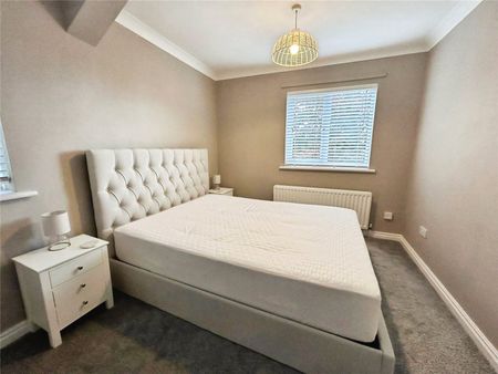 3 bedroom house to rent Holioake Drive, Warwick, Warwickshire, CV34 - Photo 4