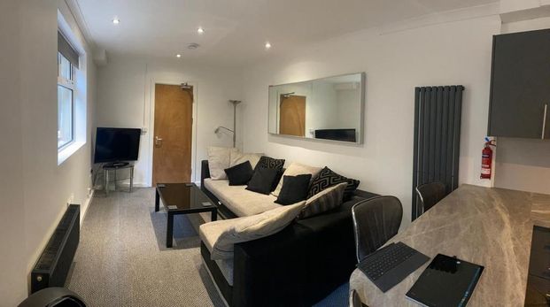 5 bedroom house to rent - Photo 1