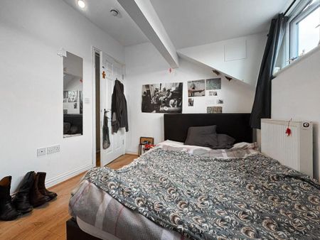 1 bedroom in a house share to rent - Photo 3