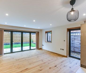 3 bedroom detached house to rent - Photo 2