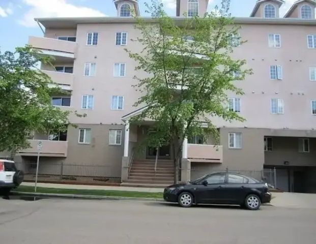 Two Bed, Two Bath Condo close to Downtown - Trendy Bridgeland | Calgary - Photo 1