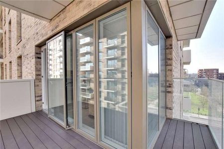 Larkin House, Kidbrooke Park Road, London, SE3 - Photo 2