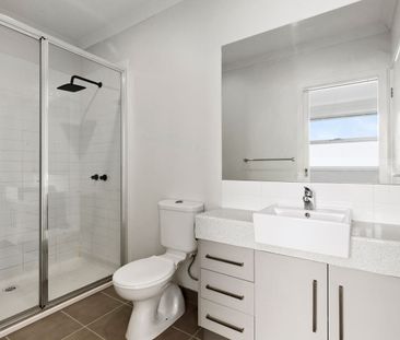 Stylish low maintenance living - Photo 6